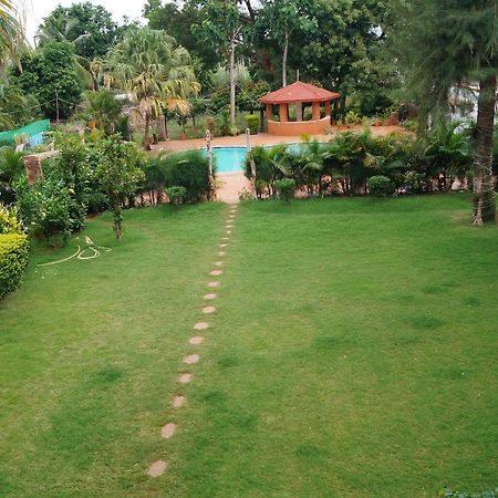 Hotel Badami Court ภายนอก รูปภาพ