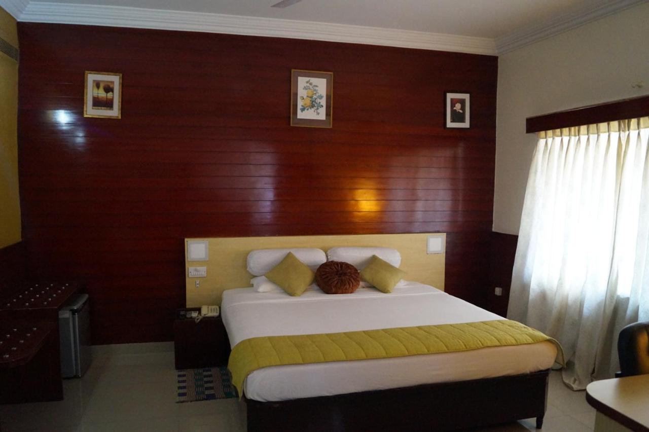Hotel Badami Court ภายนอก รูปภาพ