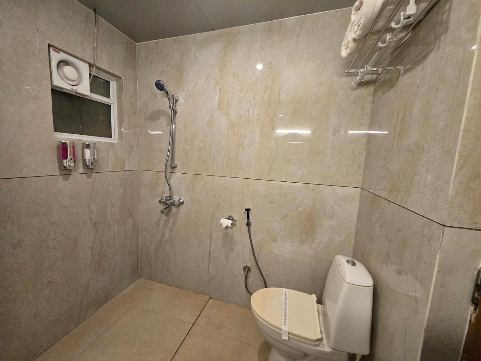 Hotel Badami Court ภายนอก รูปภาพ