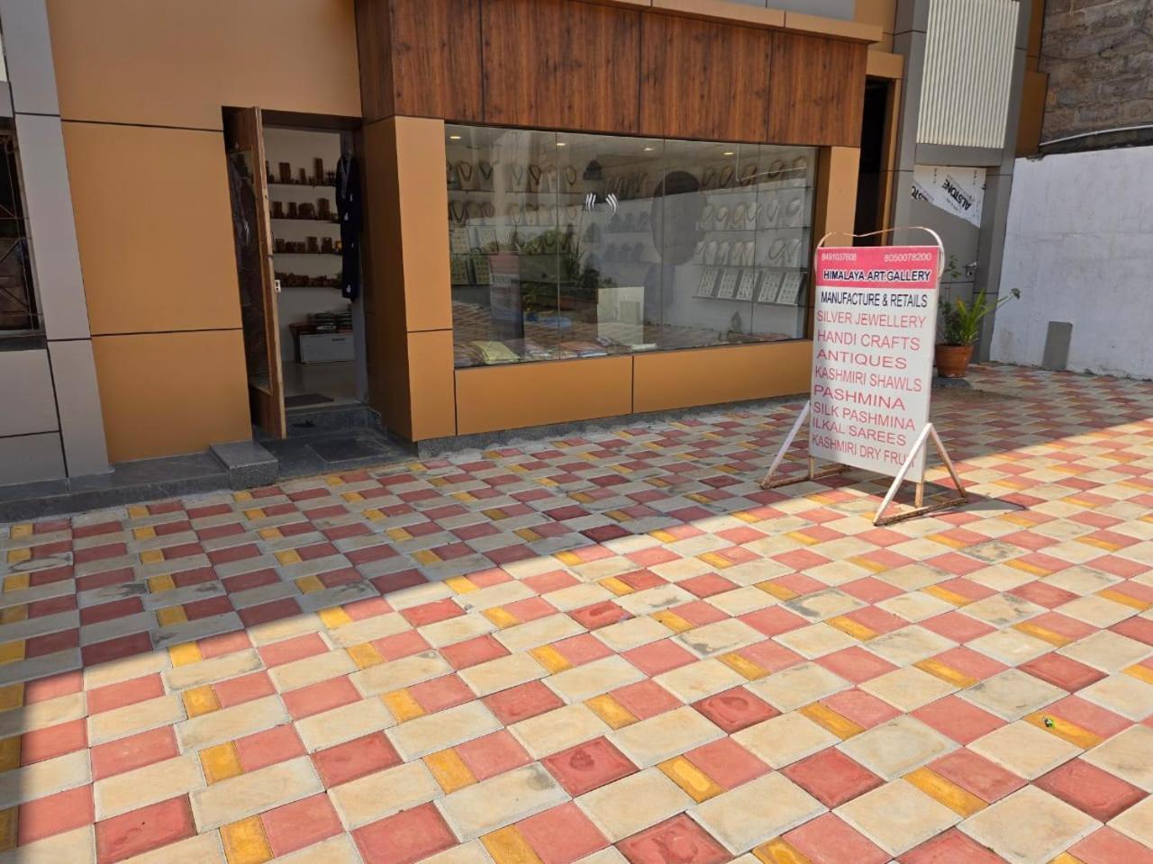Hotel Badami Court ภายนอก รูปภาพ