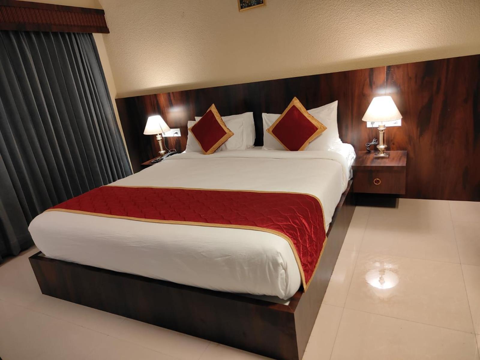 Hotel Badami Court ภายนอก รูปภาพ