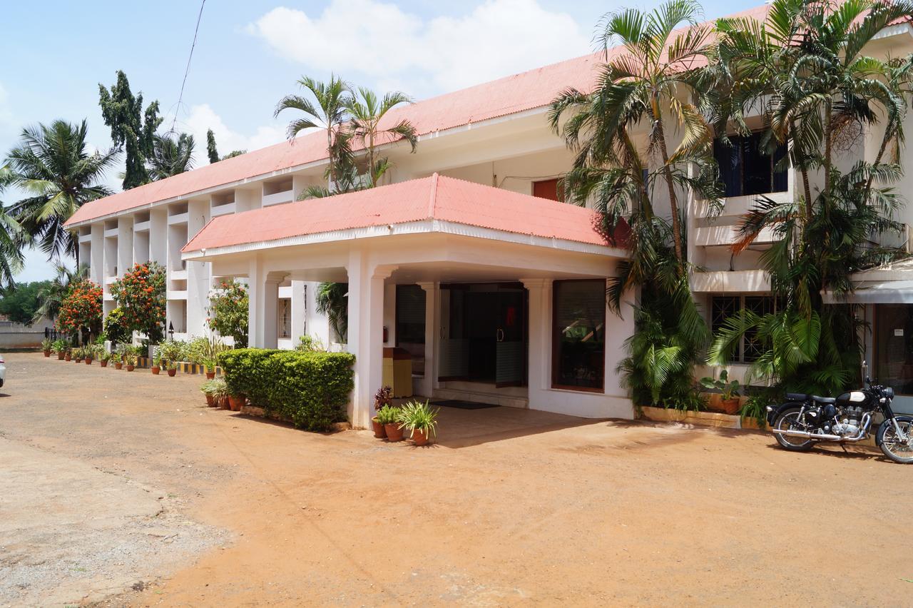 Hotel Badami Court ภายนอก รูปภาพ