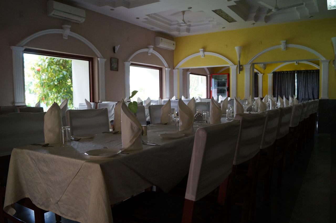 Hotel Badami Court ภายนอก รูปภาพ