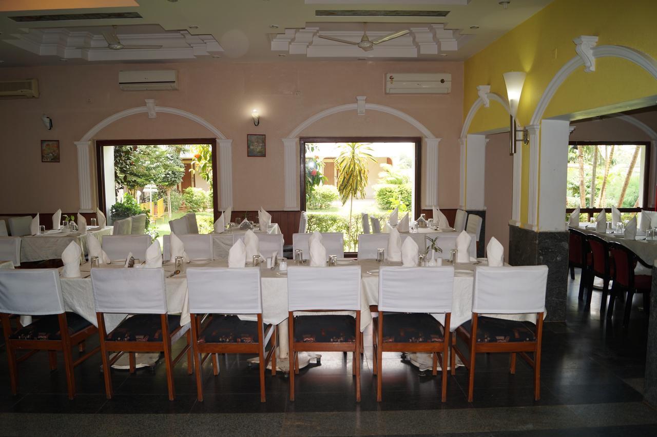 Hotel Badami Court ภายนอก รูปภาพ