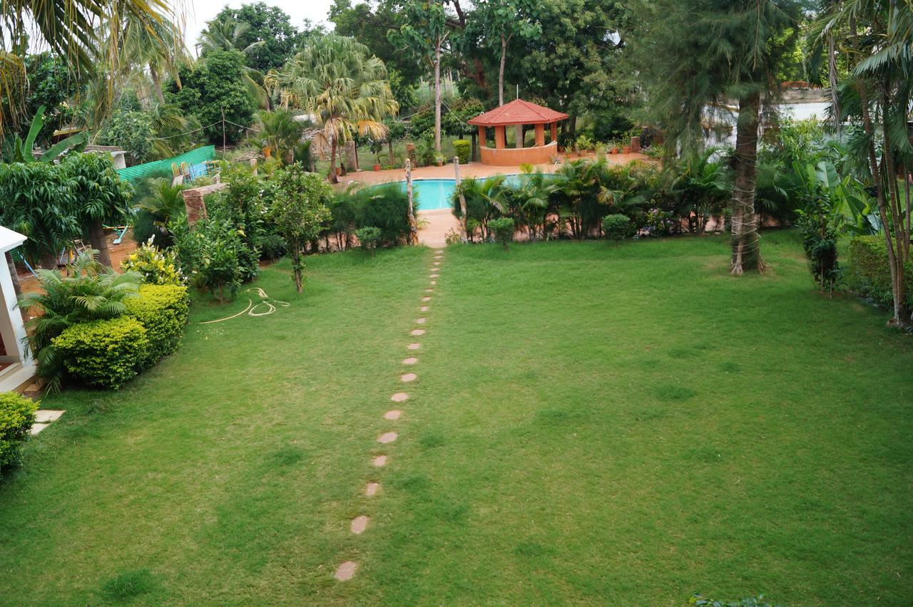 Hotel Badami Court ภายนอก รูปภาพ