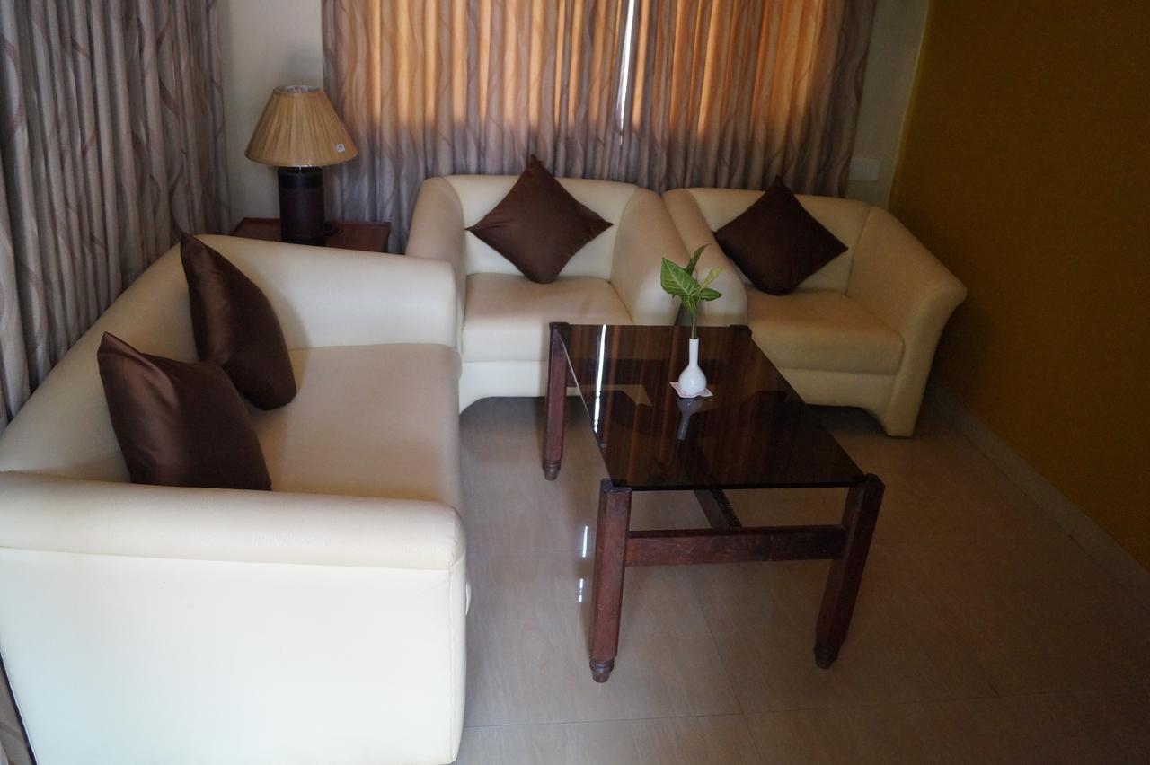 Hotel Badami Court ภายนอก รูปภาพ