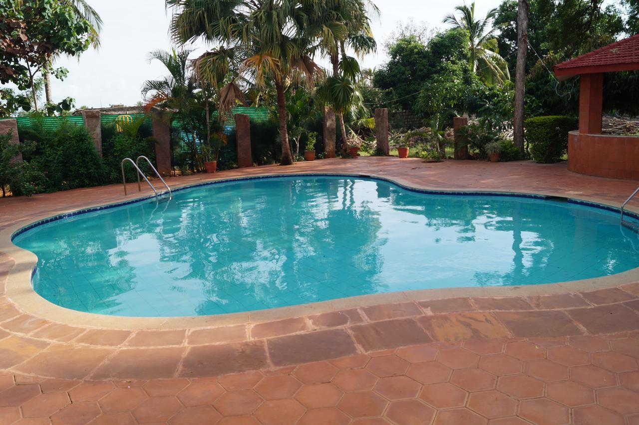 Hotel Badami Court ภายนอก รูปภาพ